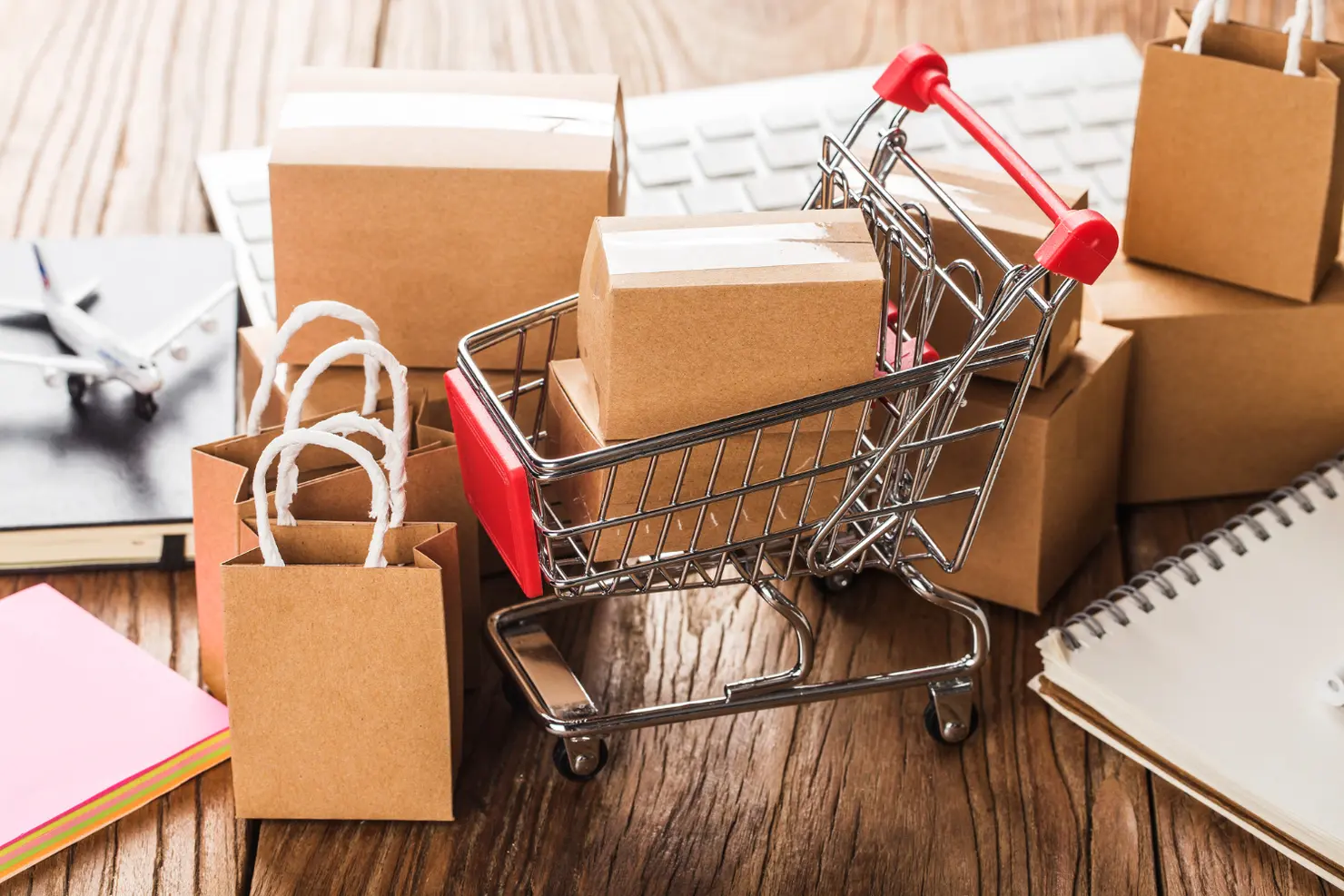 Carrinho de compras com muitos produtos